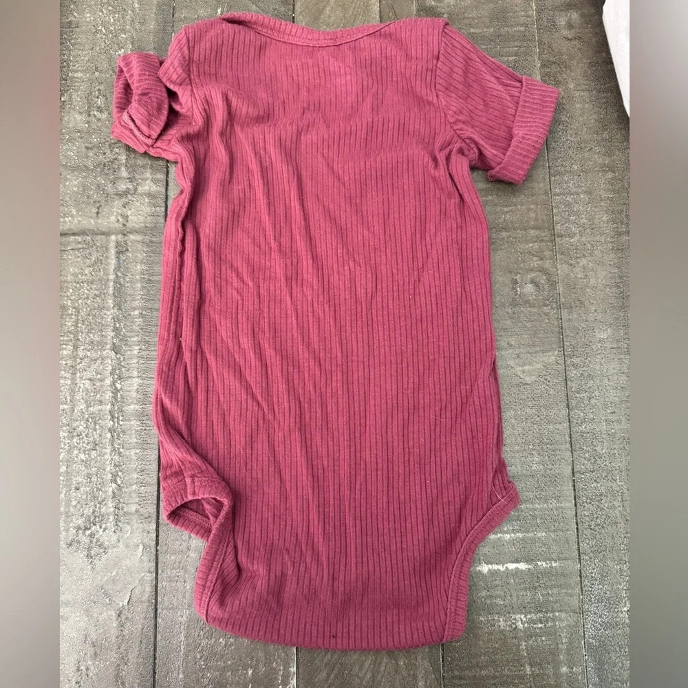 KATE QUINN Maroon Ribbed Modal Blend Bodysuit‎ Rolled Sleeves Size 6-12 months